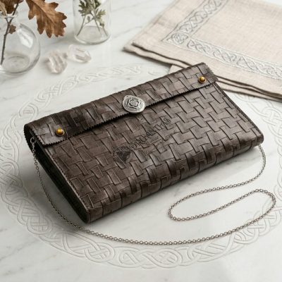 Cartera con piedras semipreciosas y cadena BOLCARTFOLD