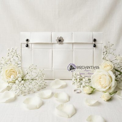 Cartera con piedras semipreciosas y cadena BOLCARTHOJABN
